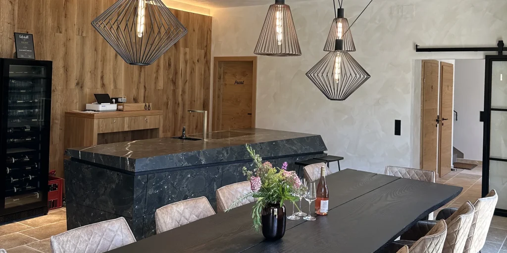 Winzerhof Nourani mit Airbnb